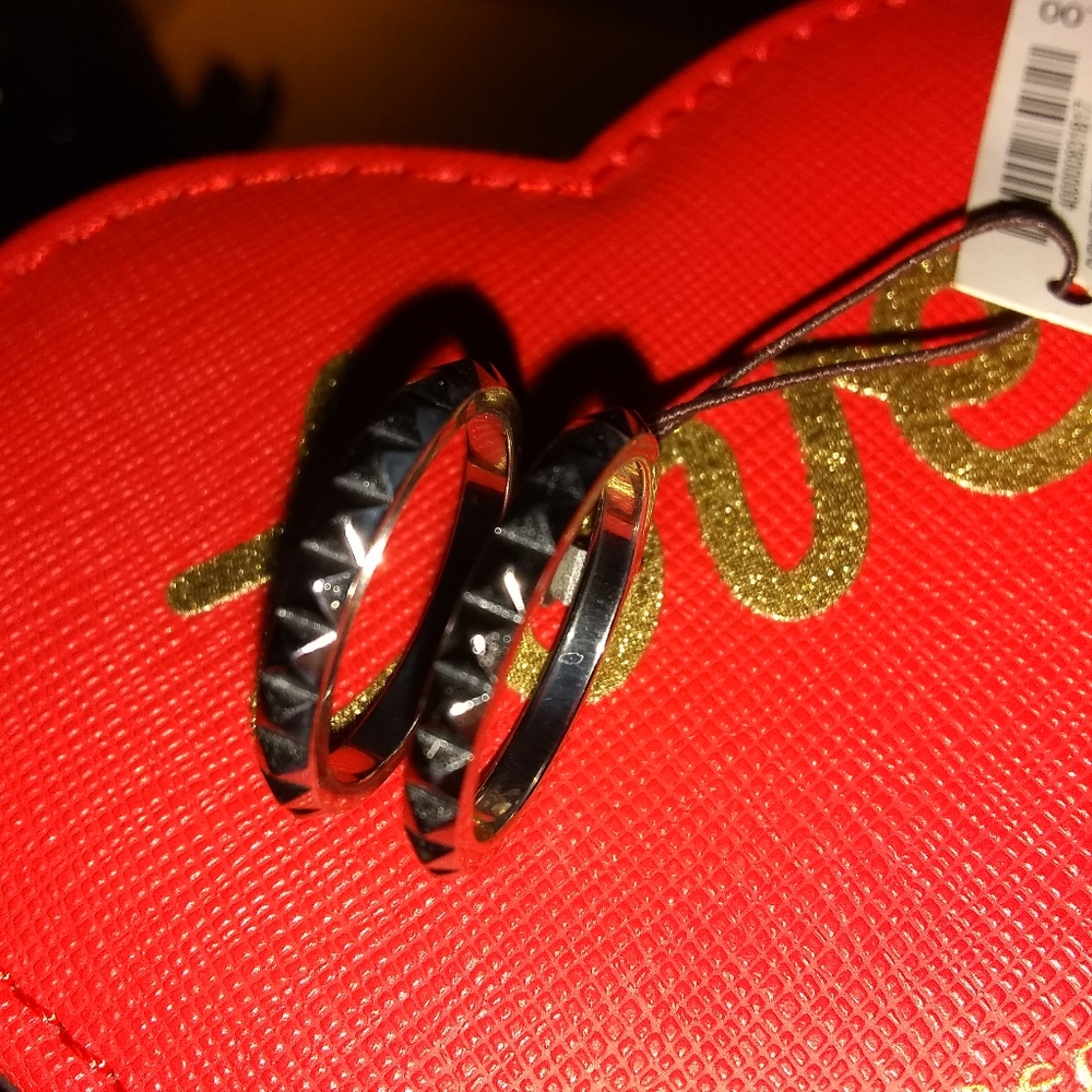 Henri Bendel Ring
